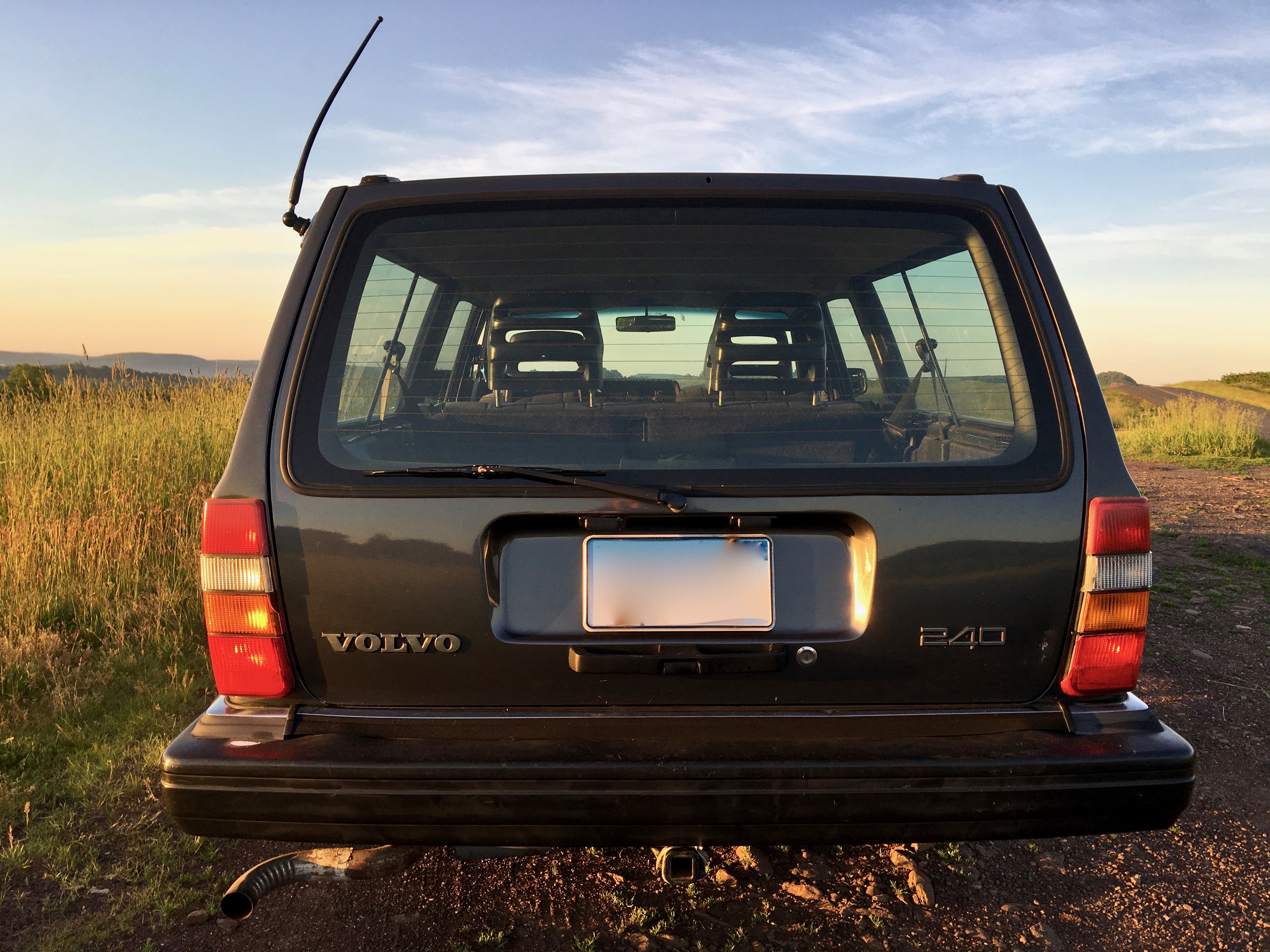 1993 Volvo 240 Wagon – 2.3L B230F Inline-Four, 4-Speed Automatic, Long-Term Original-Owner Car — photo 31